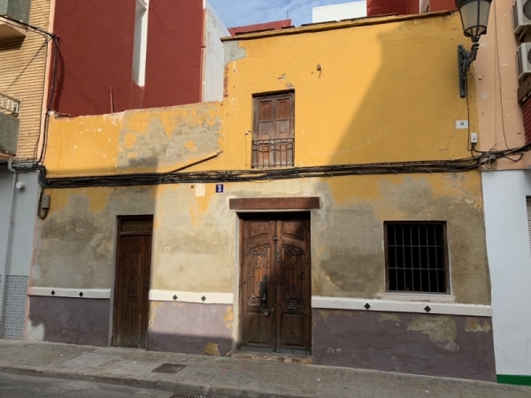 ALE003-01827